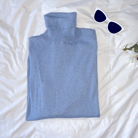 Turtleneck - Picture 1 of 2